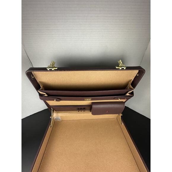 1970s Atlantis Leather Attaché Case Burgundy Suede Interior Executive Briefcase - Picture 13 of 15